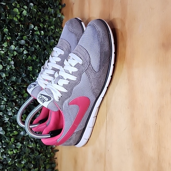 Nike Shoes - Nike Eclipse Running Shoes | Size: 8.5 Womens | Gray & Pink